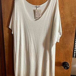 Elegant White Women's Shimmer Top